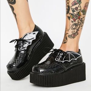 Under yer wing creepers